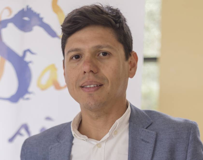 CARLOS CALDERON